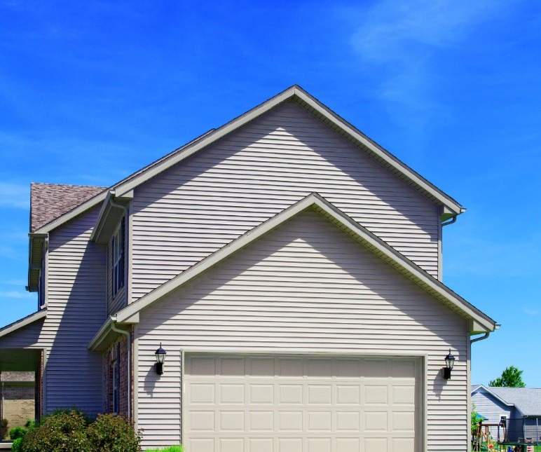 The Reality of Vinyl Siding and Sun Exposure